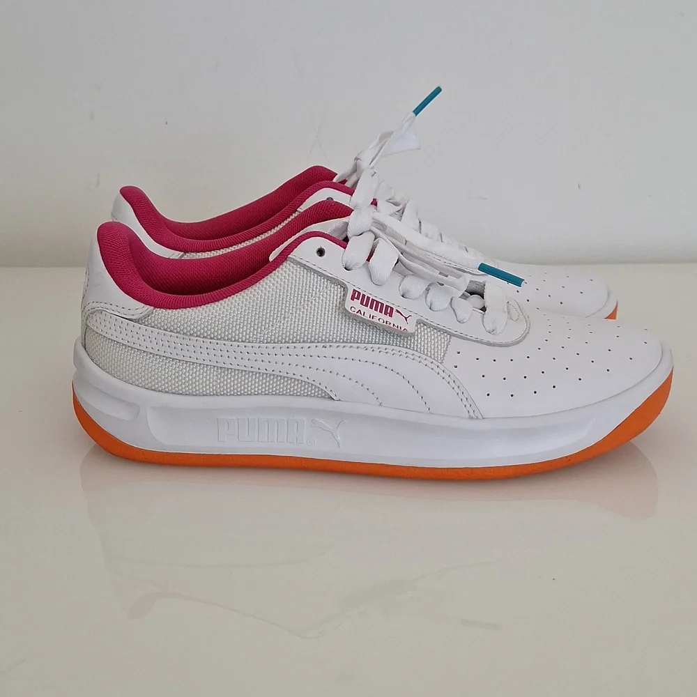 Women Puma Sneakers - Picture 5 of 7